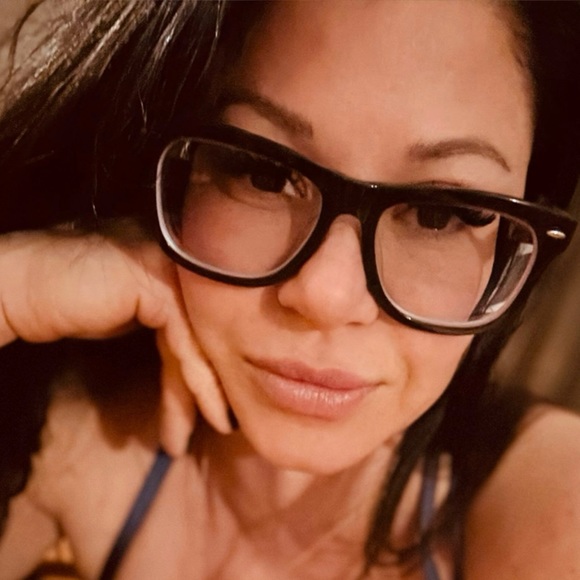 Meet your Posher, Vanessa - Picture 1 of 1